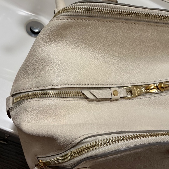 Louis Vuitton cream empritine Marais handbag - Picture 8 of 11